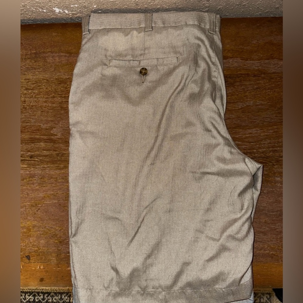 Men’s Khaki Shorts